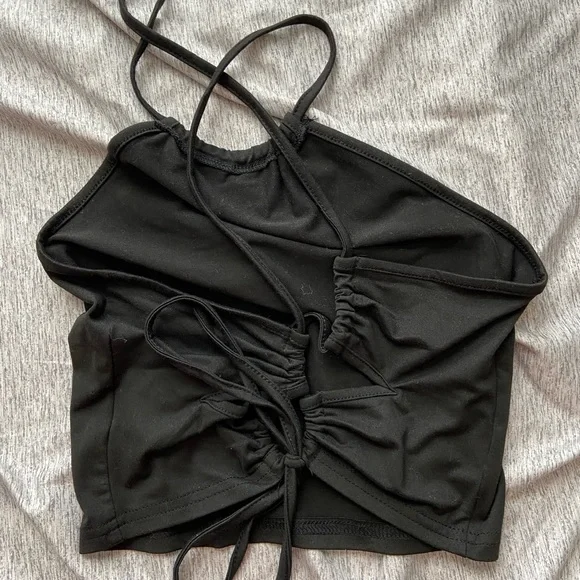 black crisscross halter crop top - Picture 4 of 4